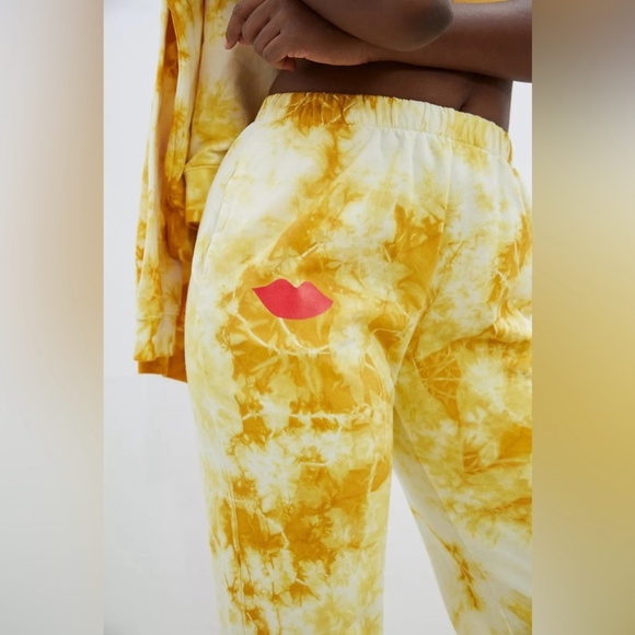 Clare V.  Lips Poppy Tie Dye Jogger Size M NWT - Picture 3 of 12